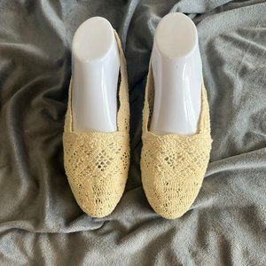 American Eagle Cream Crochet Shoes - Size 7.5